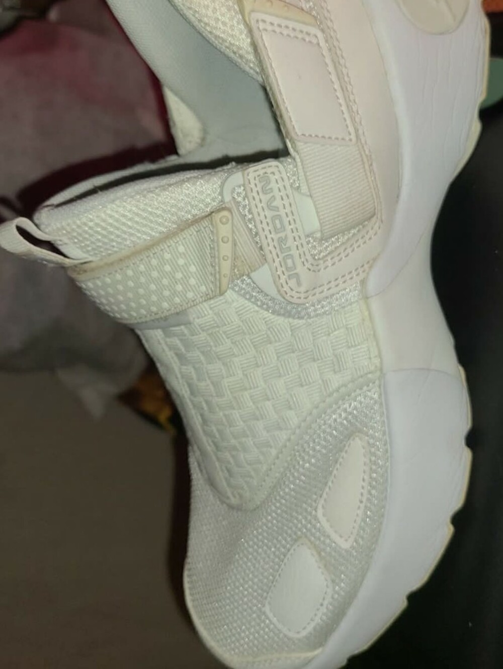 Mens Size 10 Air Jordan Trunner LX 'Triple White' - Picture 3 of 5